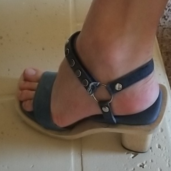 Colin Stuart wood & denim "Block" Heels - Picture 4 of 10